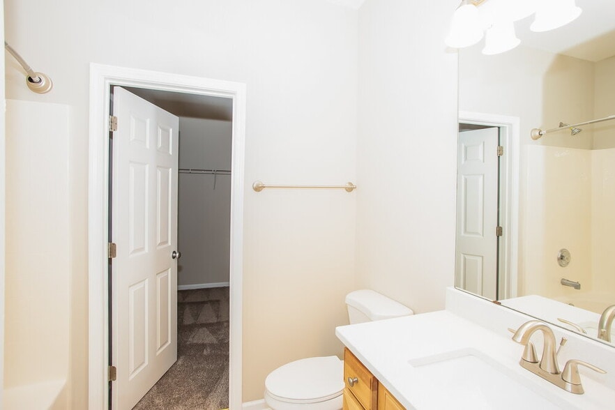 Building Photo - 8404 Carolina Lily Ln