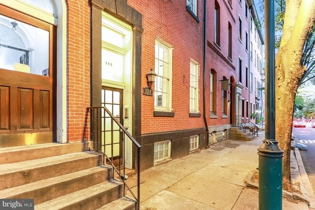 Building Photo - 329 S 12th St