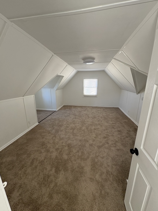 Building Photo - 15710 Biltmore St