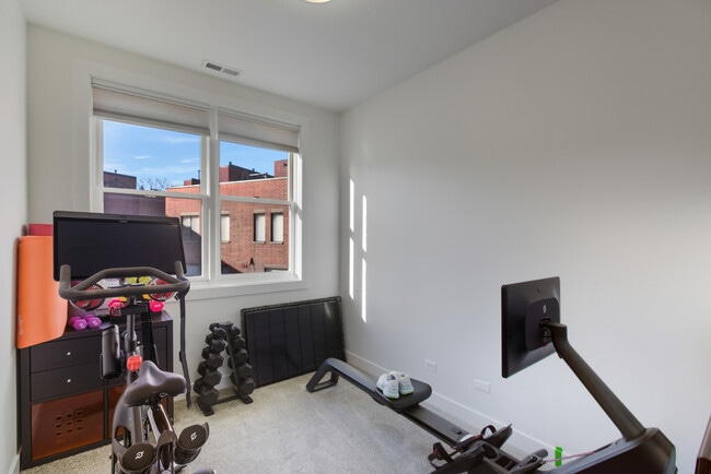 Building Photo - 2854 N River Walk Dr