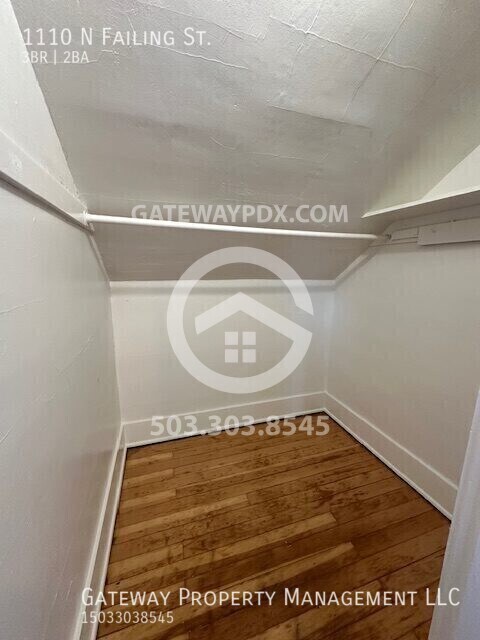 Building Photo - 1110 N Failing St