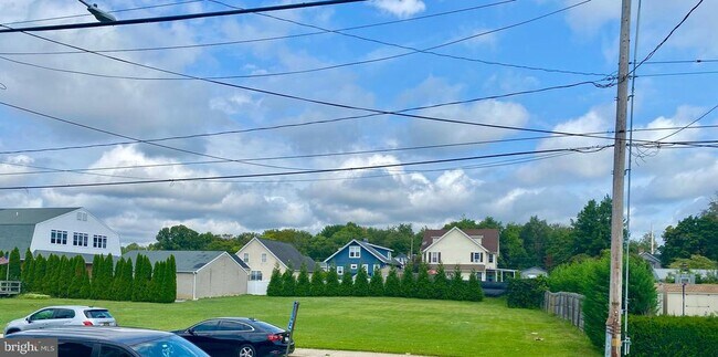 Building Photo - 404 New Rd