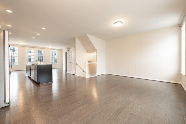 Building Photo - 2715 S Spurway Dr