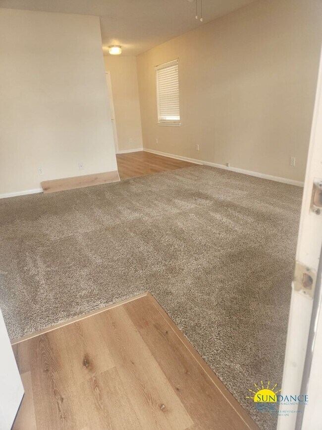 Building Photo - Great 2 Bedroom Duplex in Fort Walton Beach!