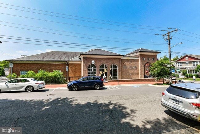 Building Photo - 261 Gundry Dr