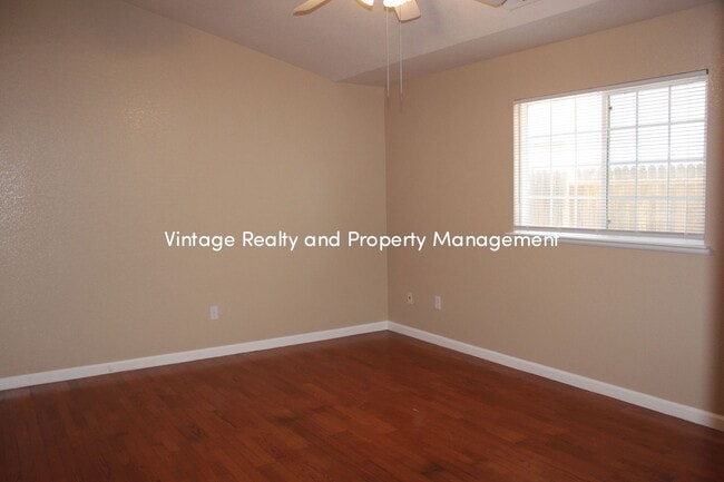 Building Photo - Just Back On The Renal Market Cozy 3 Bedro...