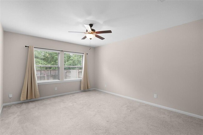 Building Photo - 23827 Via Leoni Dr