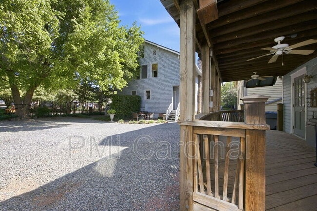 Building Photo - 523 N Pine St