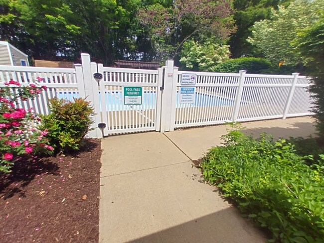 Primary Photo - 600 Reusens Rd