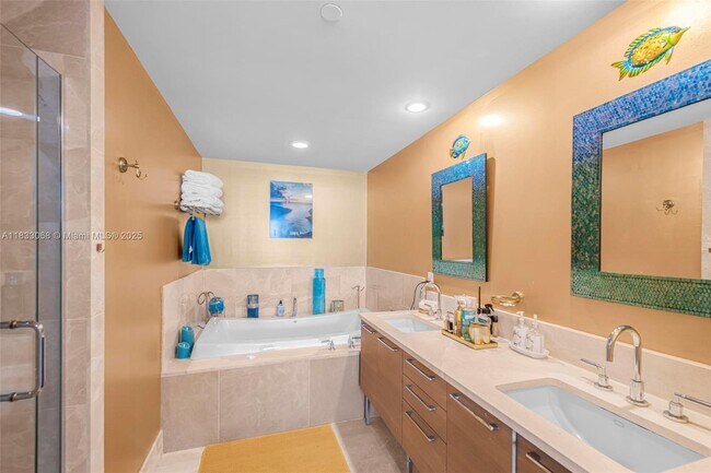 Building Photo - 17001 Collins Ave