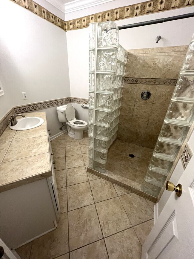 Building Photo - Merestone 1 level brick patio home. 2 Car garage, walk to The Point Shopping, restaurants and mov...