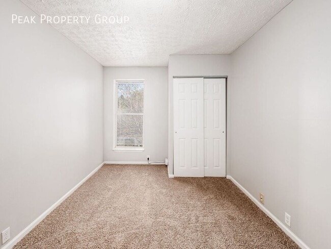 Building Photo - 421 E Mithoff St