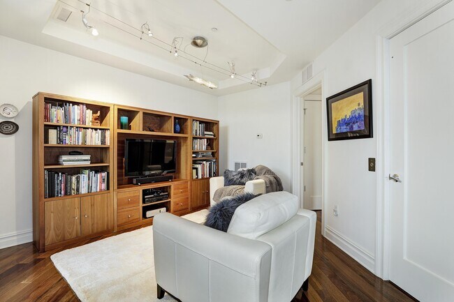 Building Photo - 3 Henley Pl
