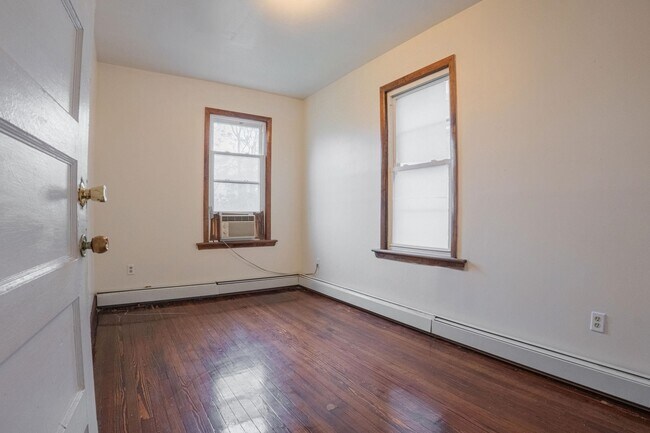 Building Photo - 70 Neptune Ave