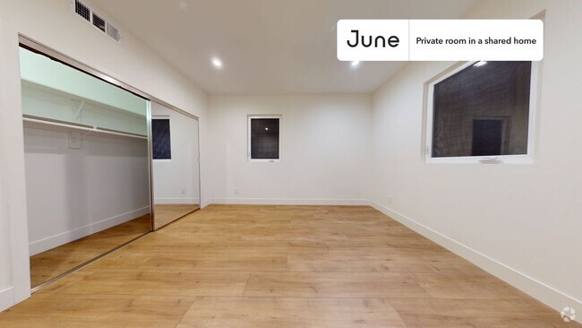 Building Photo - 5637 Riverton Ave