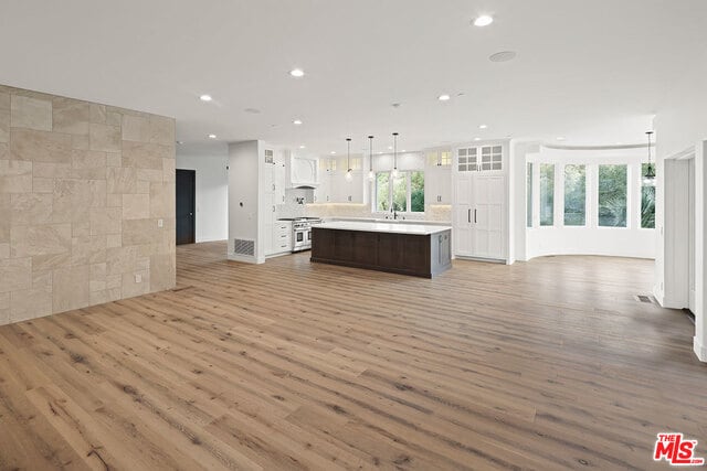 Building Photo - 3373 Coldwater Canyon Ave