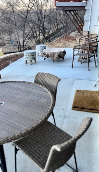 Building Photo - 913 Columbine Ave