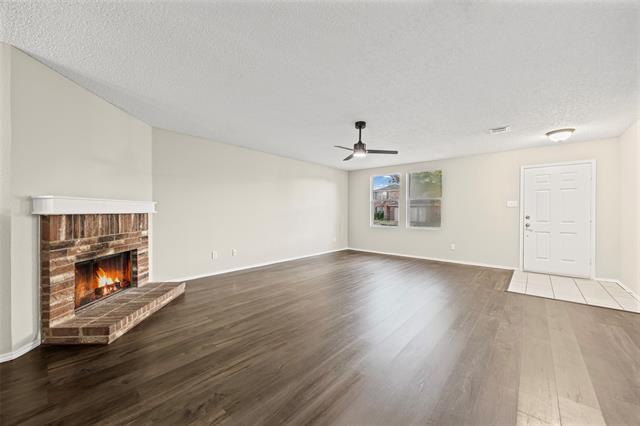 Building Photo - 8409 Redheart St