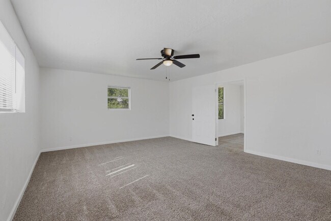 Building Photo - 321 SE 67th St