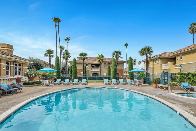 Building Photo - Villa Veneto at Palm Valley