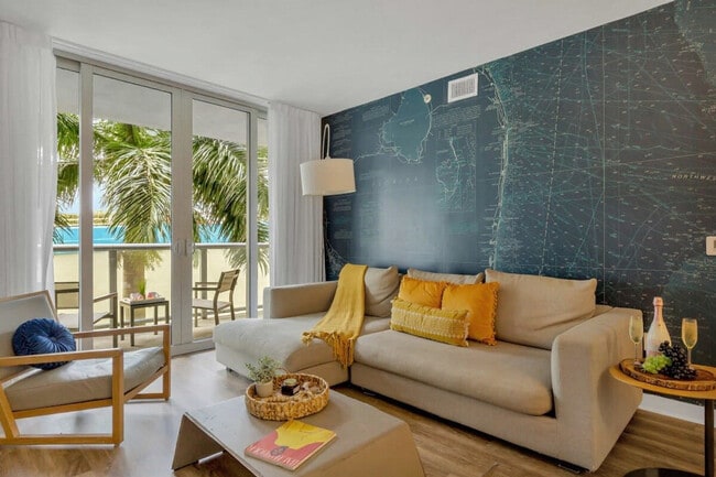 Building Photo - 2602 E Hallandale Beach Blvd