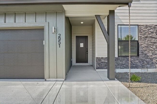 Building Photo - 2951 S Alcamo Wy