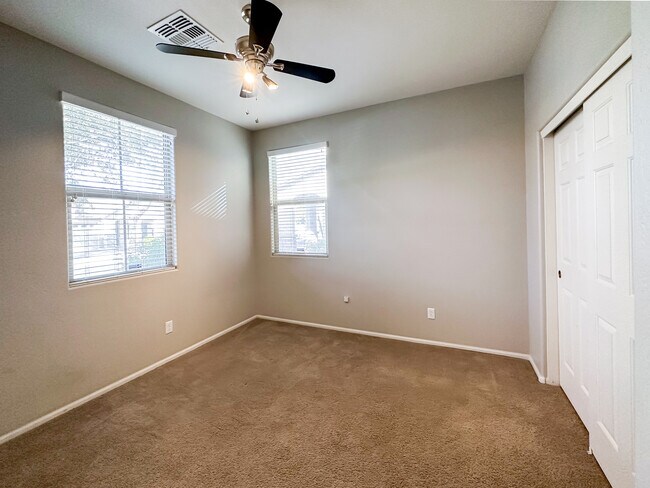 Building Photo - 4057 E Nunneley Rd