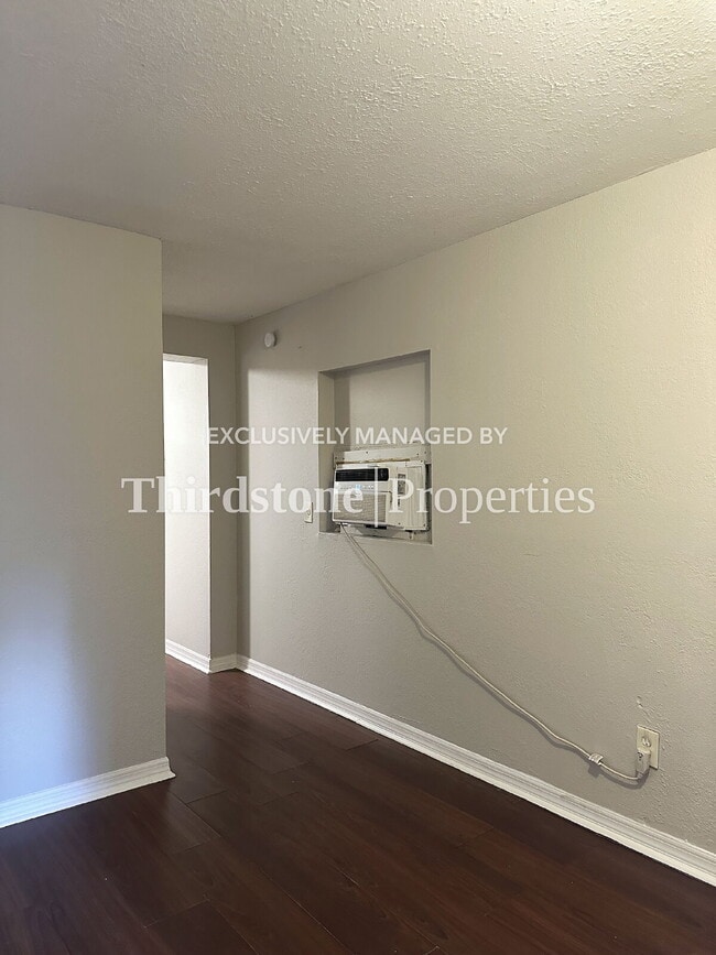 Building Photo - 7320 Smyrna St