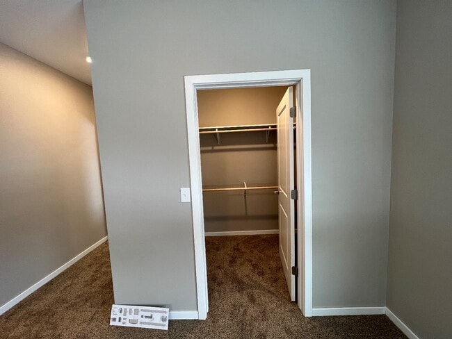 Building Photo - 4440 - 4450 S 26th St