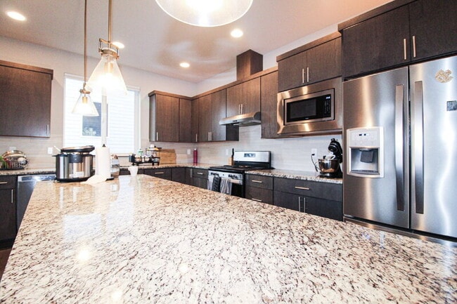 Building Photo - 19209 8th Ave W