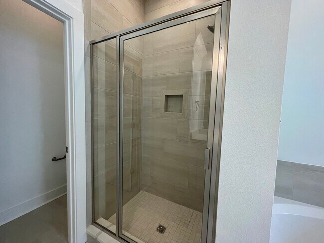 Building Photo - Must see in Dawson Bluff and move in ready!