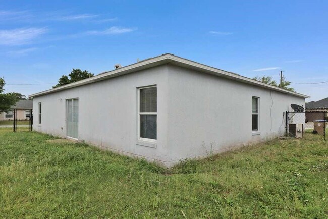 Building Photo - 820 Grantham Dr