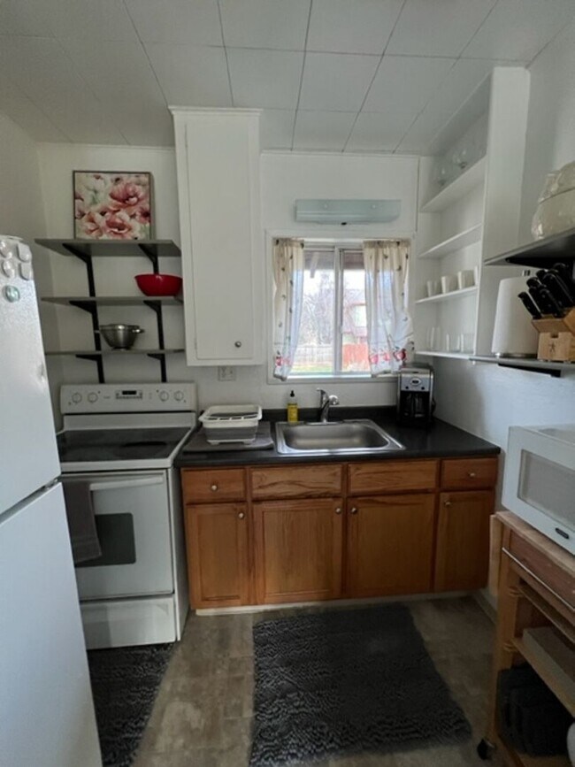 Building Photo - A Little Piece of Heaven in Historic Jacksonville