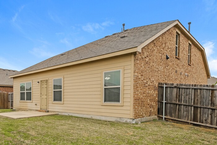 Building Photo - 1207 Savannah Ridge Dr