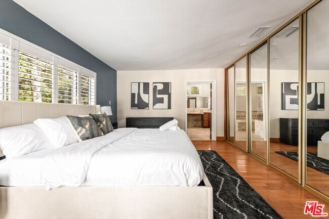 Building Photo - 3200 Oakley Dr