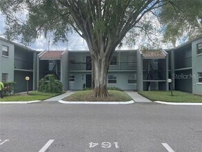 Building Photo - 2812 Somerset Park Dr