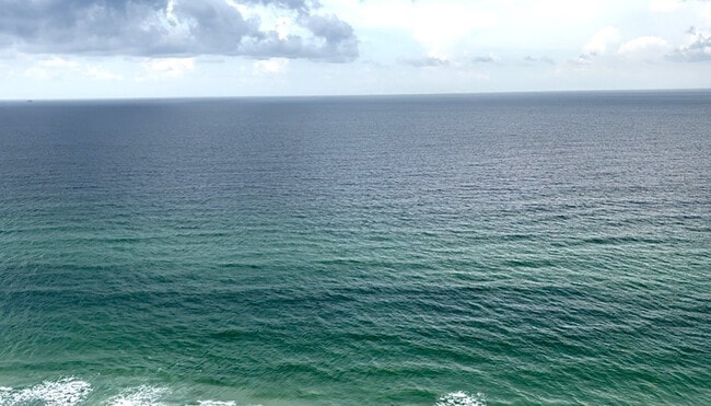 Building Photo - 9900 S Thomas Dr