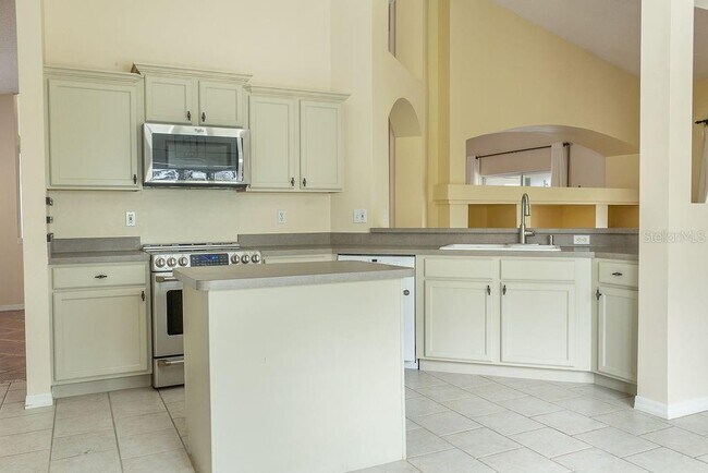 Building Photo - 1407 Whispering Woods Way