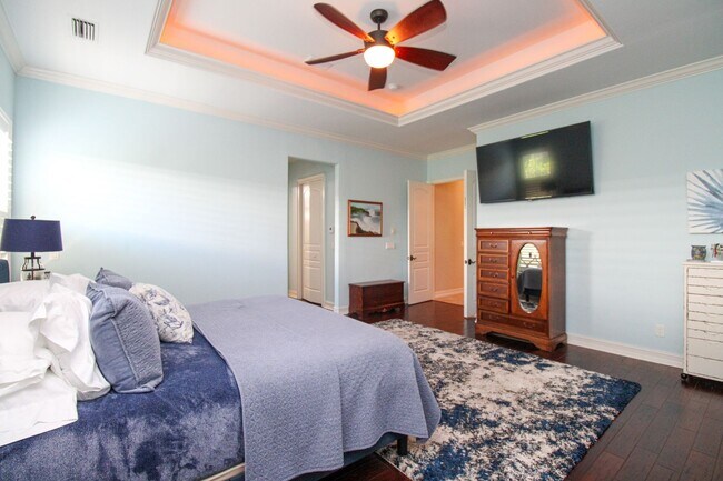 Building Photo - ** THE MOORINGS ** SINGLE FAMILY HOME 3 PL...