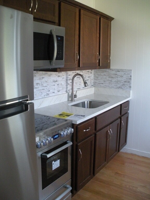 Building Photo - 113 Rockland St