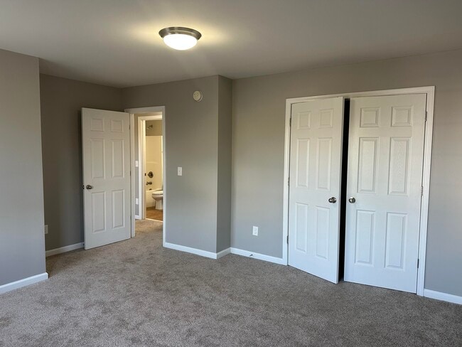 Building Photo - 2512 Rockaway Pl