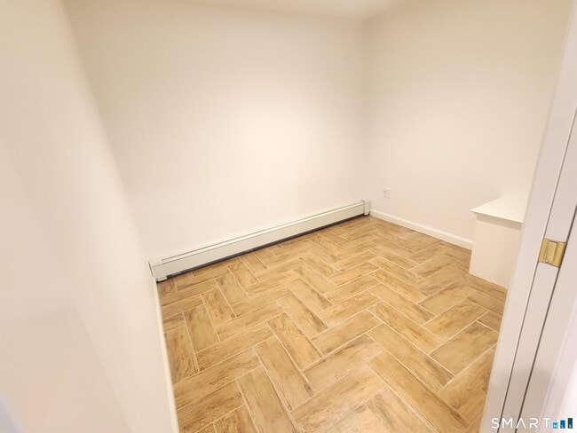 Building Photo - 42 County St