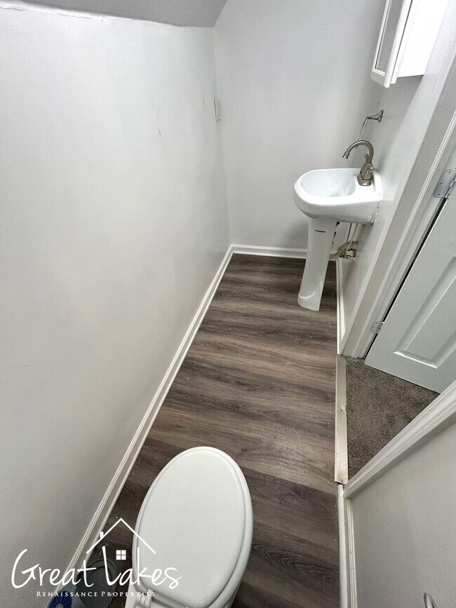 Building Photo - Lovely 3 bedroom / 1 bathroom house now available for rent!