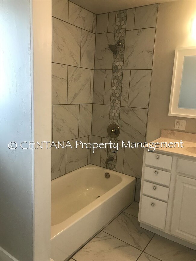 Building Photo - Gorgeous remodeled home!