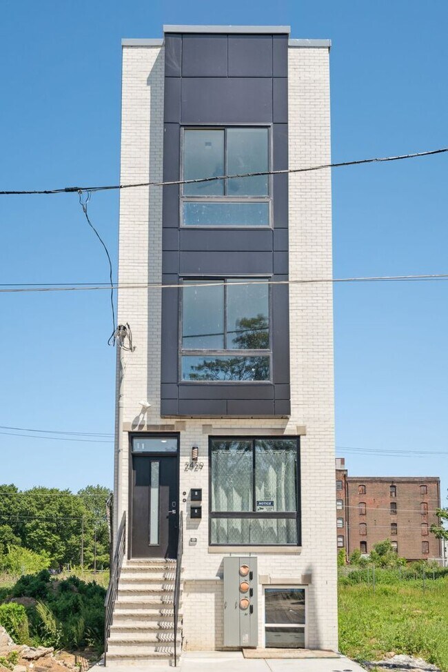 Building Photo - 2429 N 3rd St