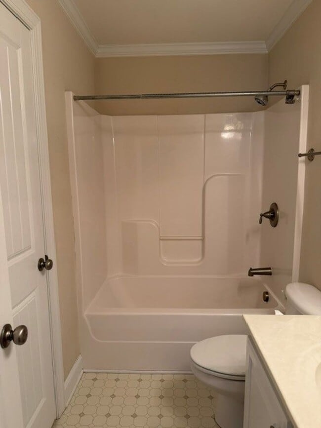 Building Photo - 4 Bed/2.5 Bath Home - Desirable Glen Laurel Subdivision - CBA School District