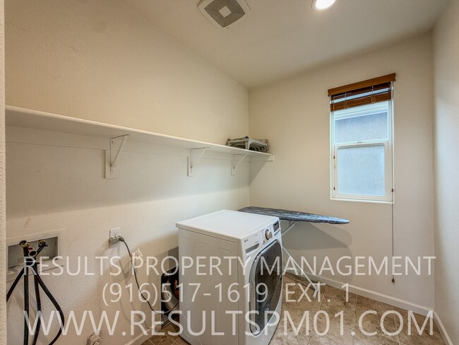 Building Photo - 2165 Camino Real Way