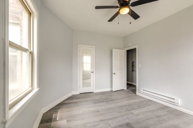 Building Photo - 2840 S Moreland Blvd