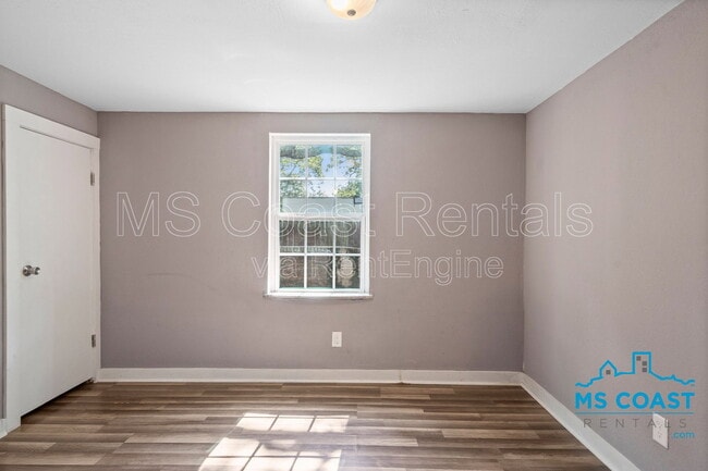 Building Photo - 2538 Bryn Mawr Ave