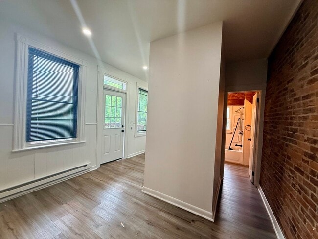 Building Photo - 417 Hillside Ave